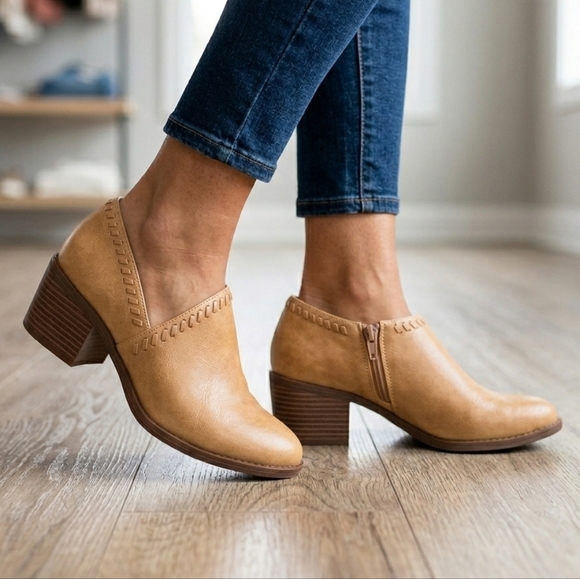 Sonoma Goods For Life Shoes - Sonoma Goods For Life Vitalize by Ortholite Shooties, Size 7.5